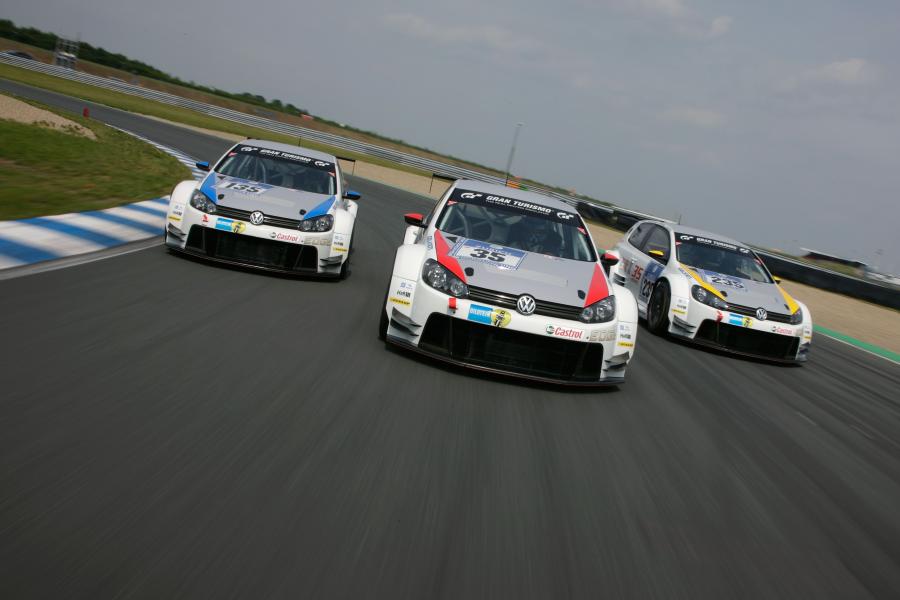  Volkswagen Golf24 24h Nurburgring 2011 года  (фото 21 из 34)
